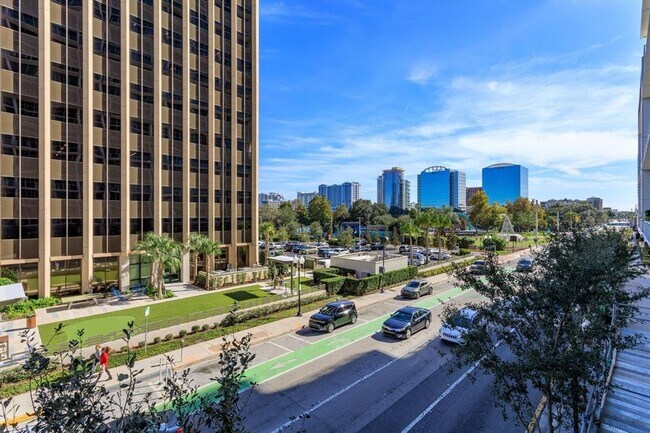 Foto del edificio - 150 E Robinson St