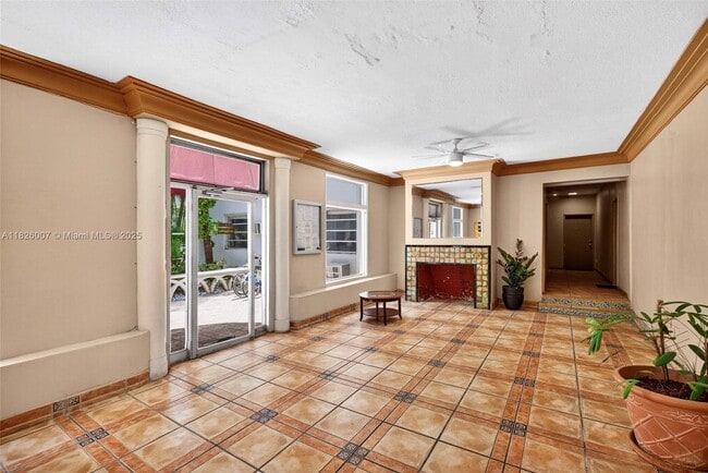 Building Photo - 215 30th St