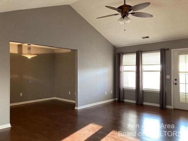 Foto del edificio - 1551 Oakfield Dr