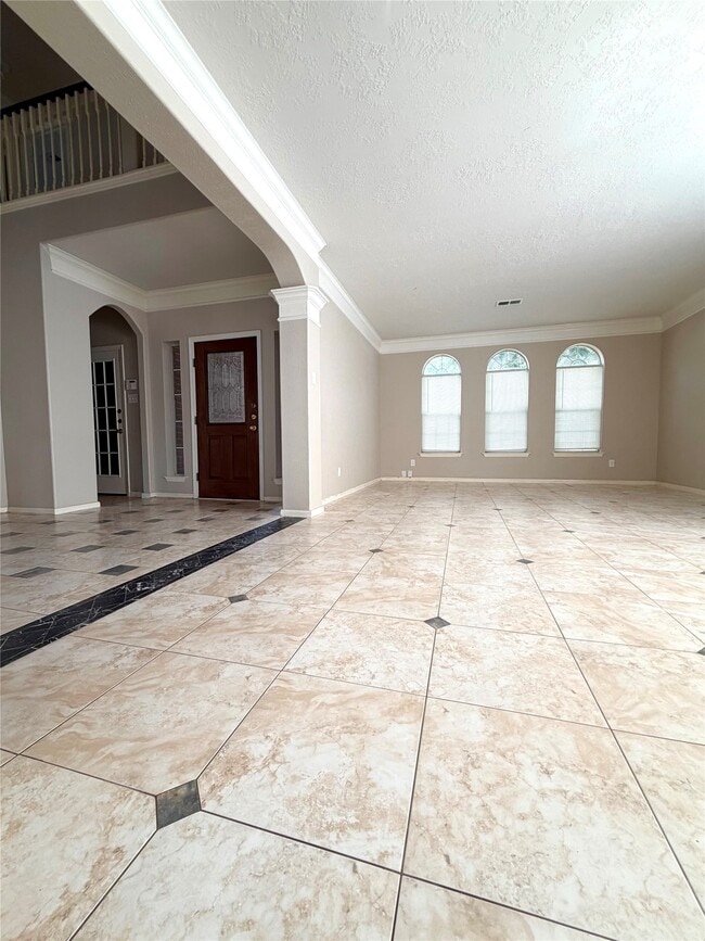 Building Photo - 22406 Wildwood Grove Dr
