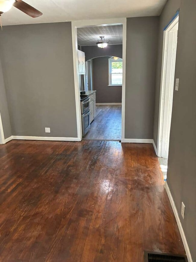 Building Photo - 5112 Edith Ave