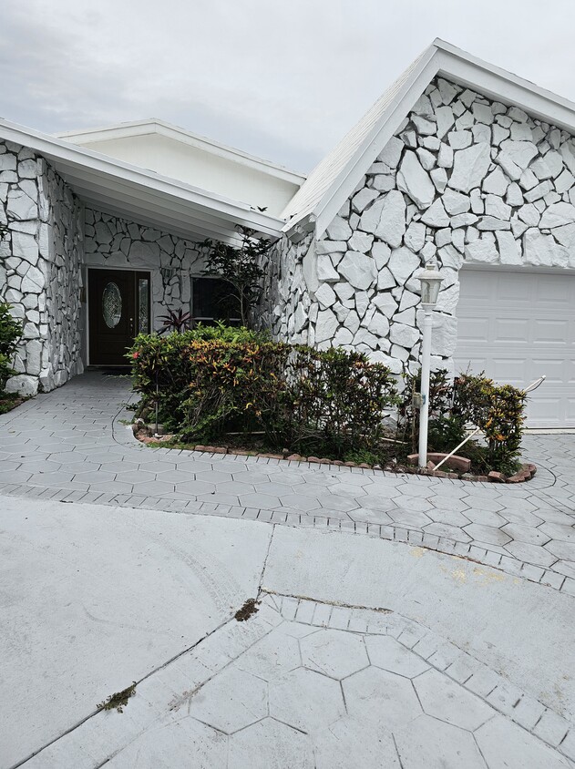 Primary Photo - 740 Bluebird Ln