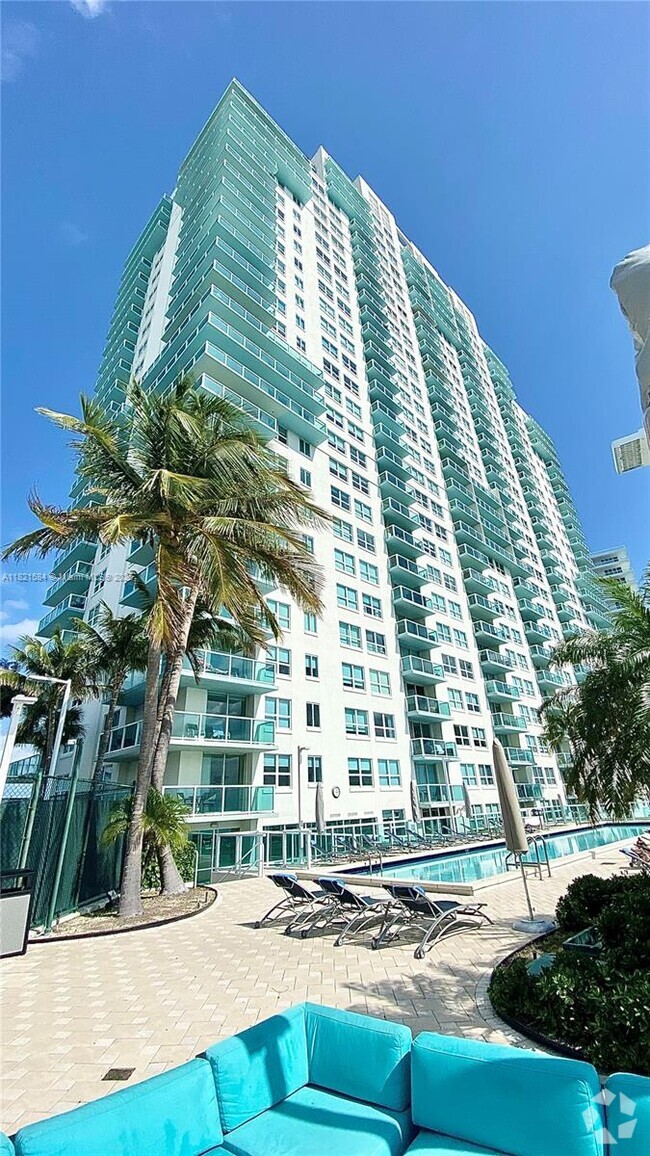 Building Photo - 650 West Ave