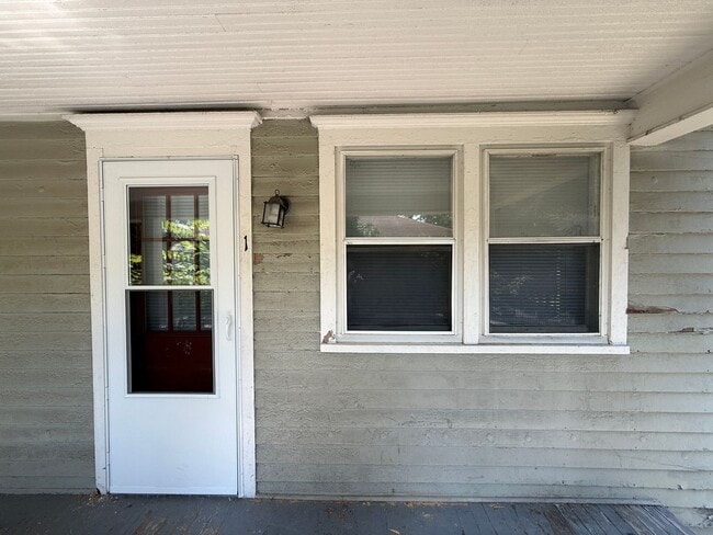 Building Photo - 313 W Ganson St