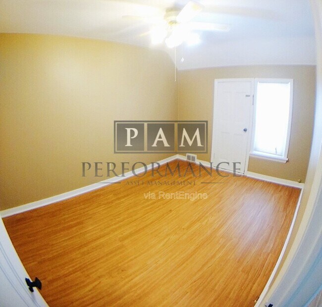 Foto del edificio - W164N9110 Water St