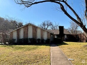 Building Photo - 1900 Richland Dr