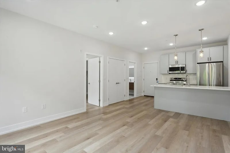 Foto principal - 401 E Walnut Ln