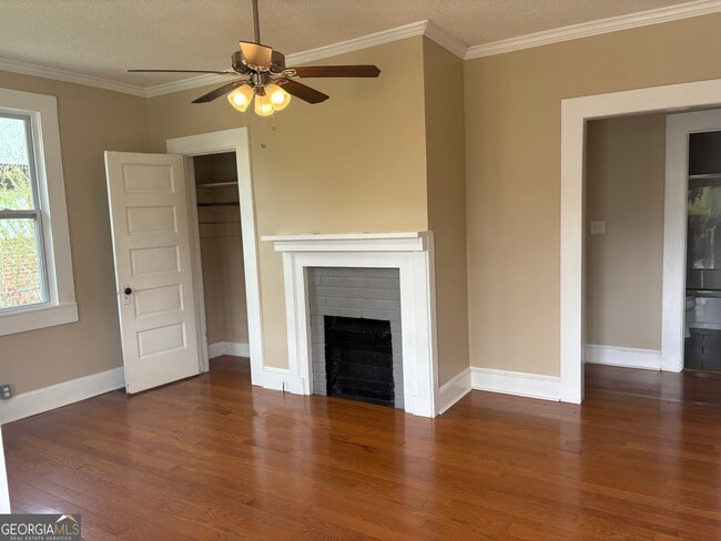 Building Photo - 10 Kirkwood St NE