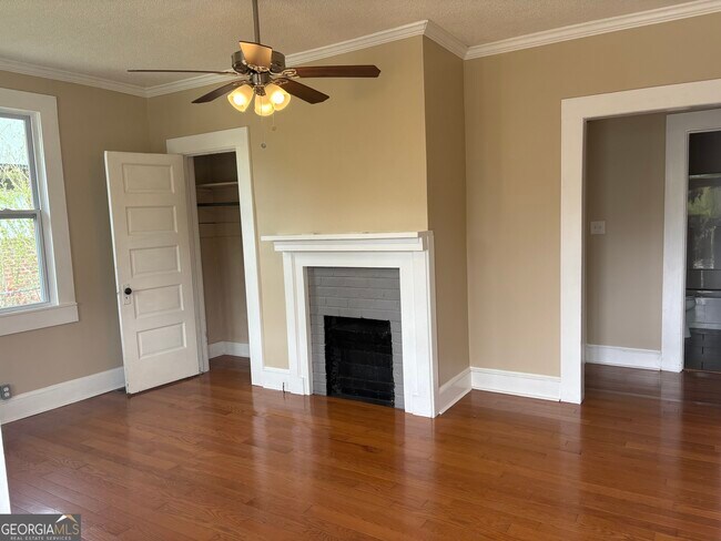 Foto del edificio - 10 Kirkwood St NE