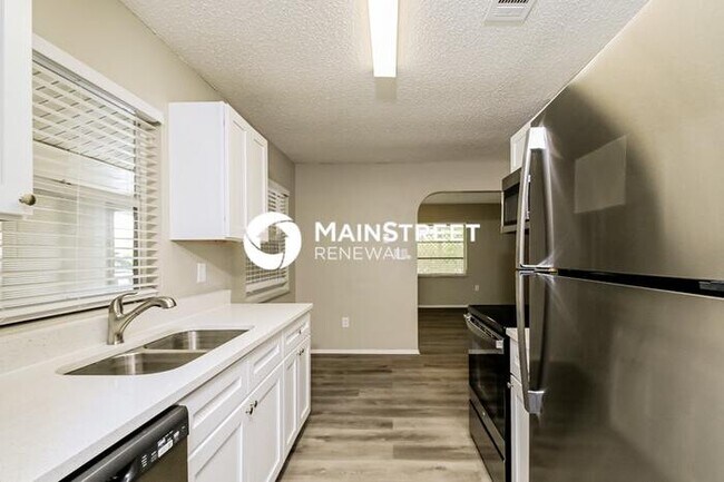 Foto del edificio - 3 Bedroom Pet-Friendly Home in NORTH PORT, FL with Main Street Renewal
