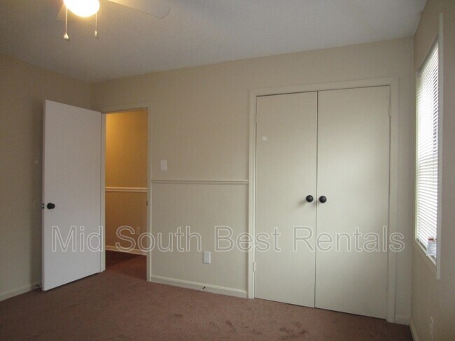 Foto del edificio - 4372 Kerwin Dr