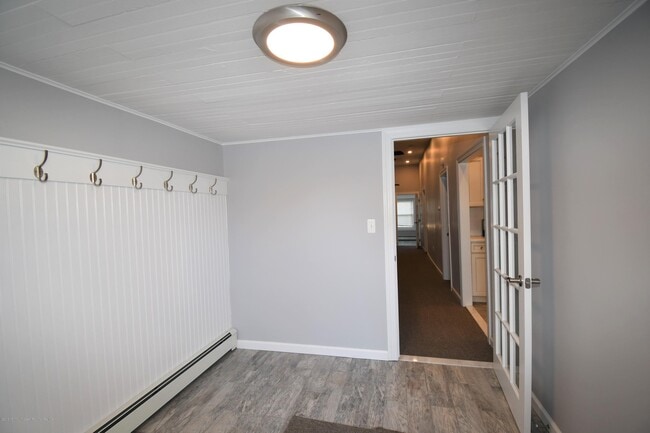 Building Photo - 158 1st Ave