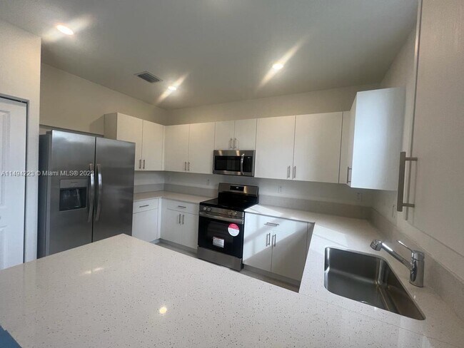 Building Photo - 11832 NW 46th St
