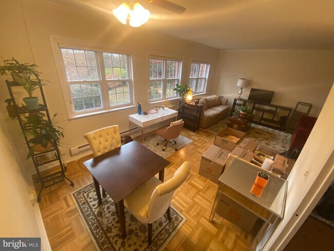 Foto del edificio - 3216 Gunston Rd