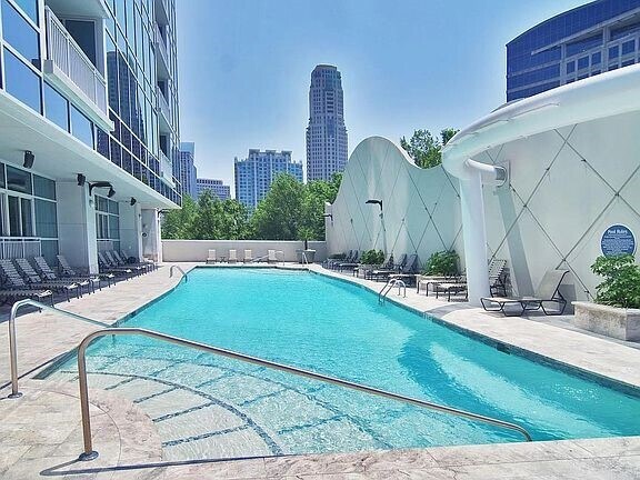 Foto del edificio - 3338 Peachtree Rd NE