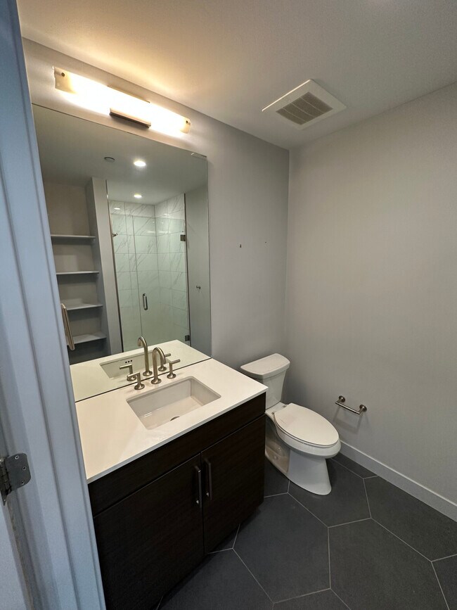 Building Photo - Large walk-in closet for a studio in the L...