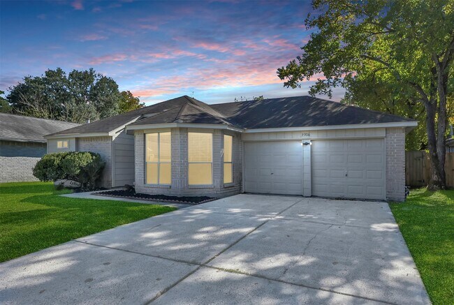 Building Photo - 2306 Piddler Dr