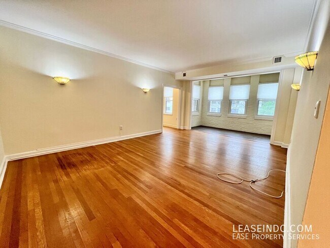 Foto del edificio - 4707 Connecticut Ave NW