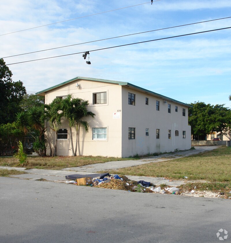 Primary Photo - 520 SW Krome Ter