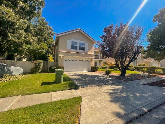 Foto del edificio - Spectacular 4 bedroom 2.5 bath home in the...