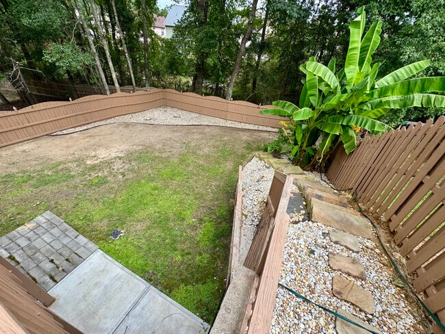 Foto del edificio - 6035 Falls Landing Dr