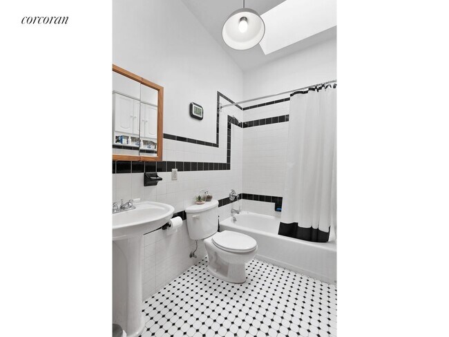 Building Photo - 312 W 98th St