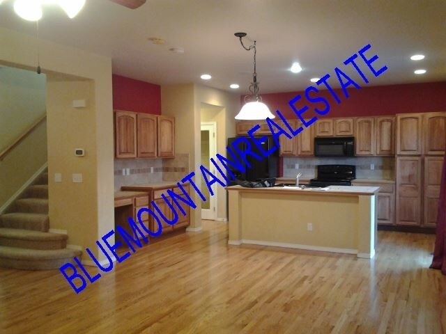Building Photo - 4 br, 3.5 bath House - 6619 Silverwind Circle