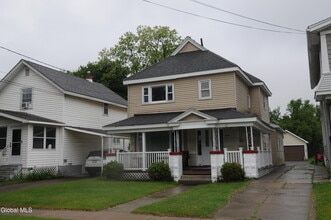 Building Photo - 830 Vischer Ave