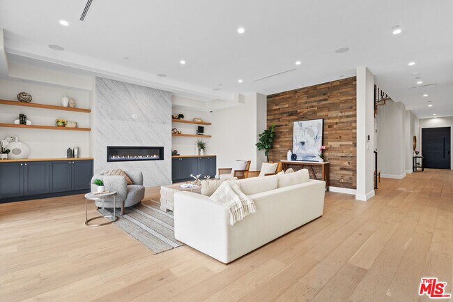 Foto del edificio - 4475 Mammoth Ave