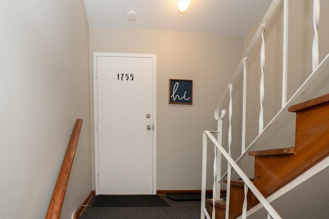 Foto del edificio - 1755 Cromwell Dr