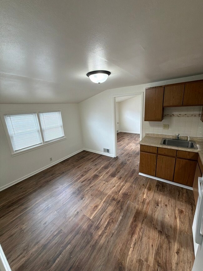 Foto del edificio - 2114 S 61st St