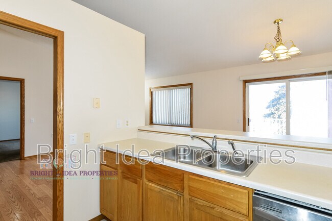 Building Photo - 2737 Douglas Dr N