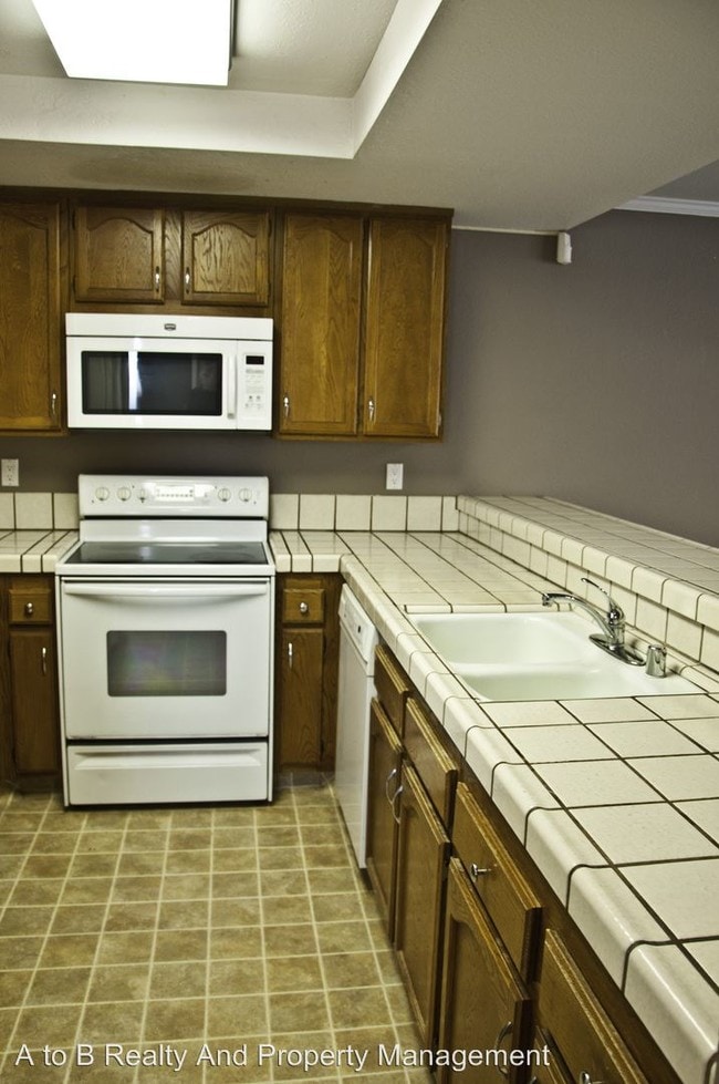 Building Photo - 1325 Chandon Ct
