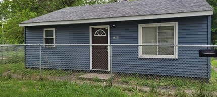 Building Photo - 1040 Matthews St