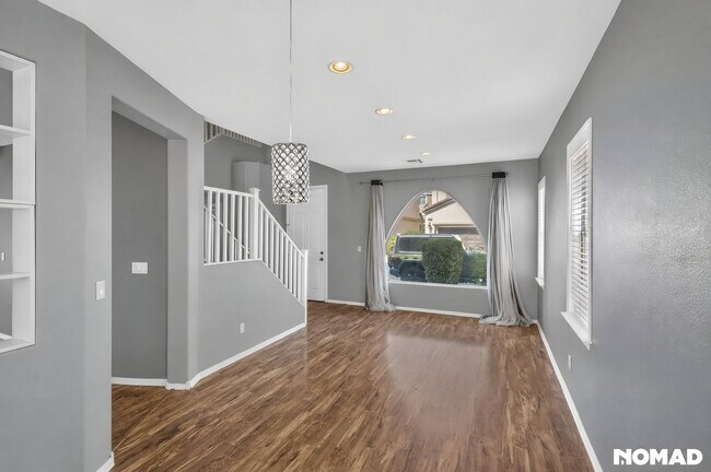 Building Photo - 8528 Myrsine Ct