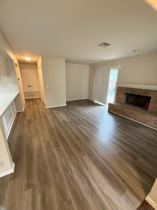 Photo - 2 Bed 1 Bath West Side Duplex House