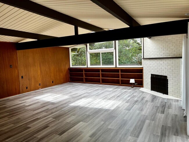 Foto del edificio - 637 Idylberry Rd