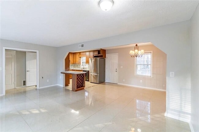 Building Photo - 392 Harmony Grove Rd