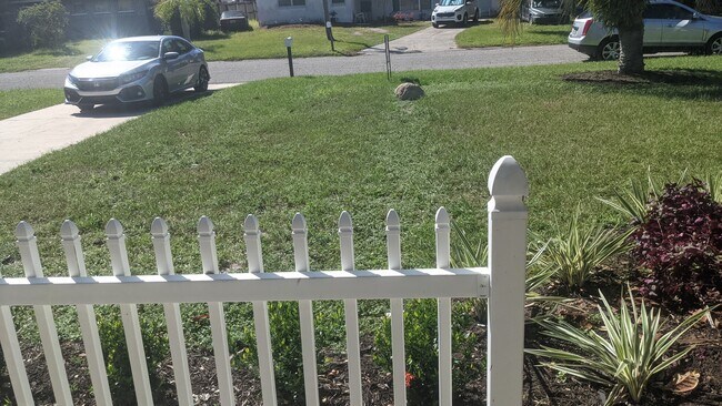 Foto del edificio - 2042 Harley Ave