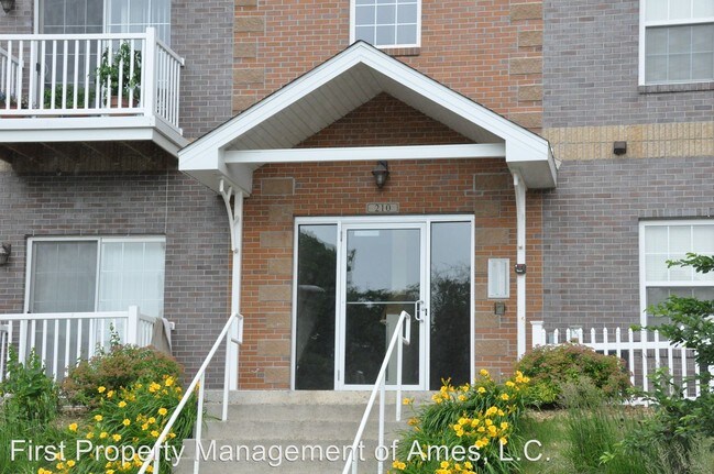 Foto del edificio - 210 Gray Ave