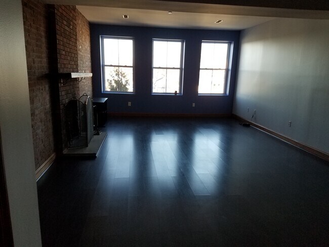 living room/dining area - 75 Wheeler Ave