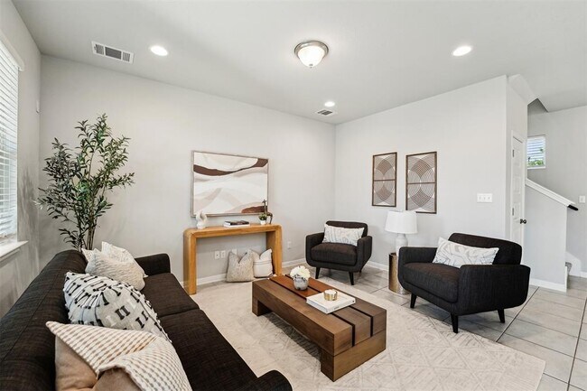 Building Photo - 2513 Pecan Island Dr