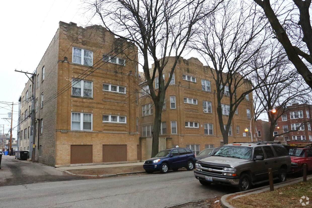 Foto del edificio - 4851 N Troy St