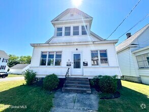 Building Photo - 40 Mathias Ave