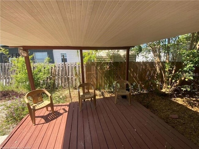 Building Photo - 1526 Fort Meade Rd