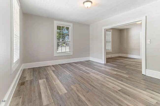 Building Photo - 1103 Pettis Pl