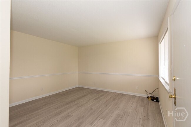 Foto del edificio - 291 S Finley St