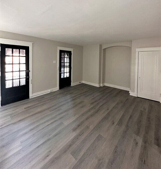 Building Photo - 5718 Beacon St