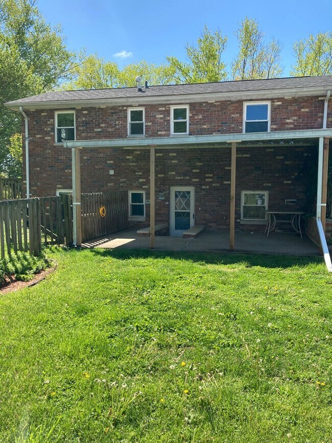 Building Photo - Beautiful 3 bed 2 bath house