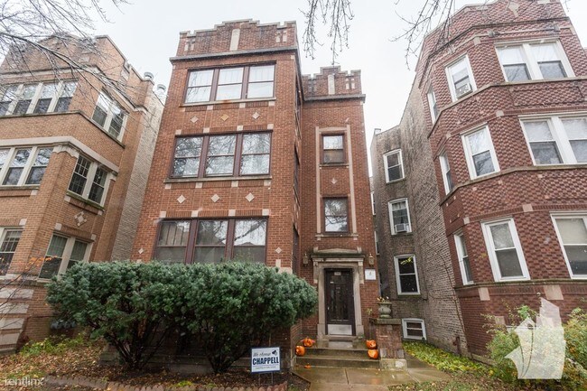 Building Photo - 2041 W Farragut Ave